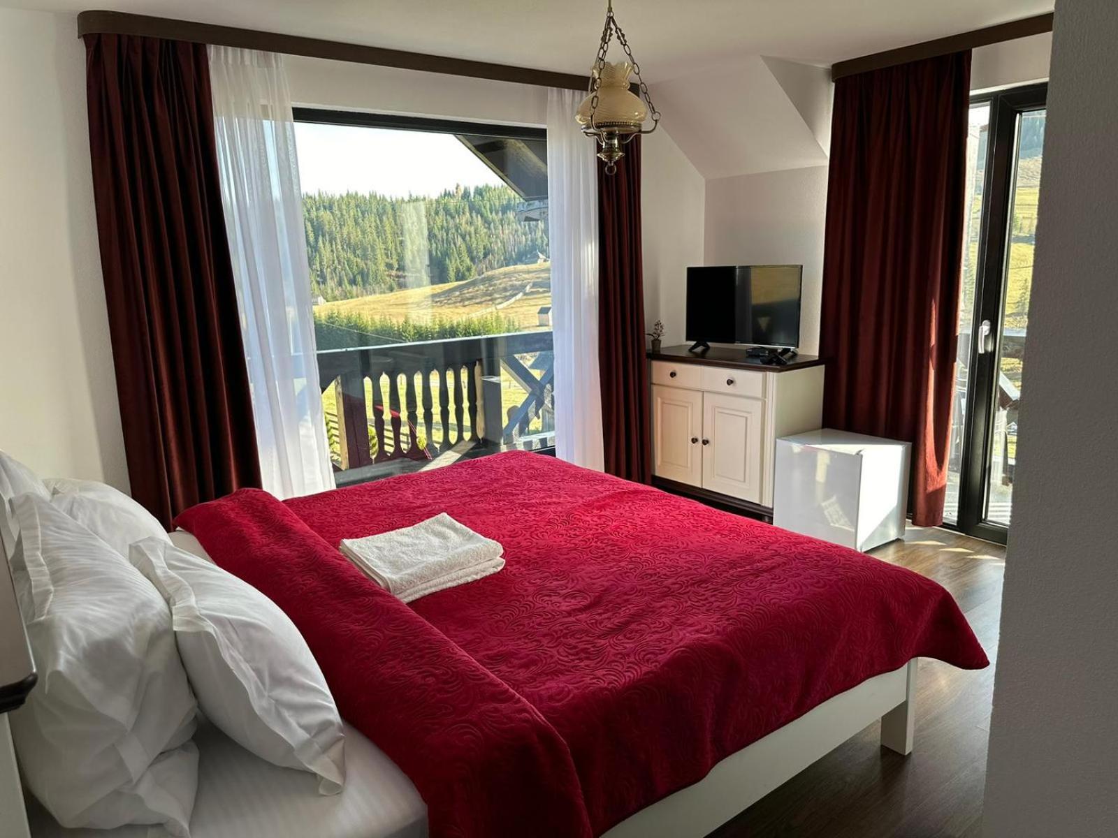 Conacul Muntii Bucovinei Otel Câmpulung Moldovenesc Dış mekan fotoğraf