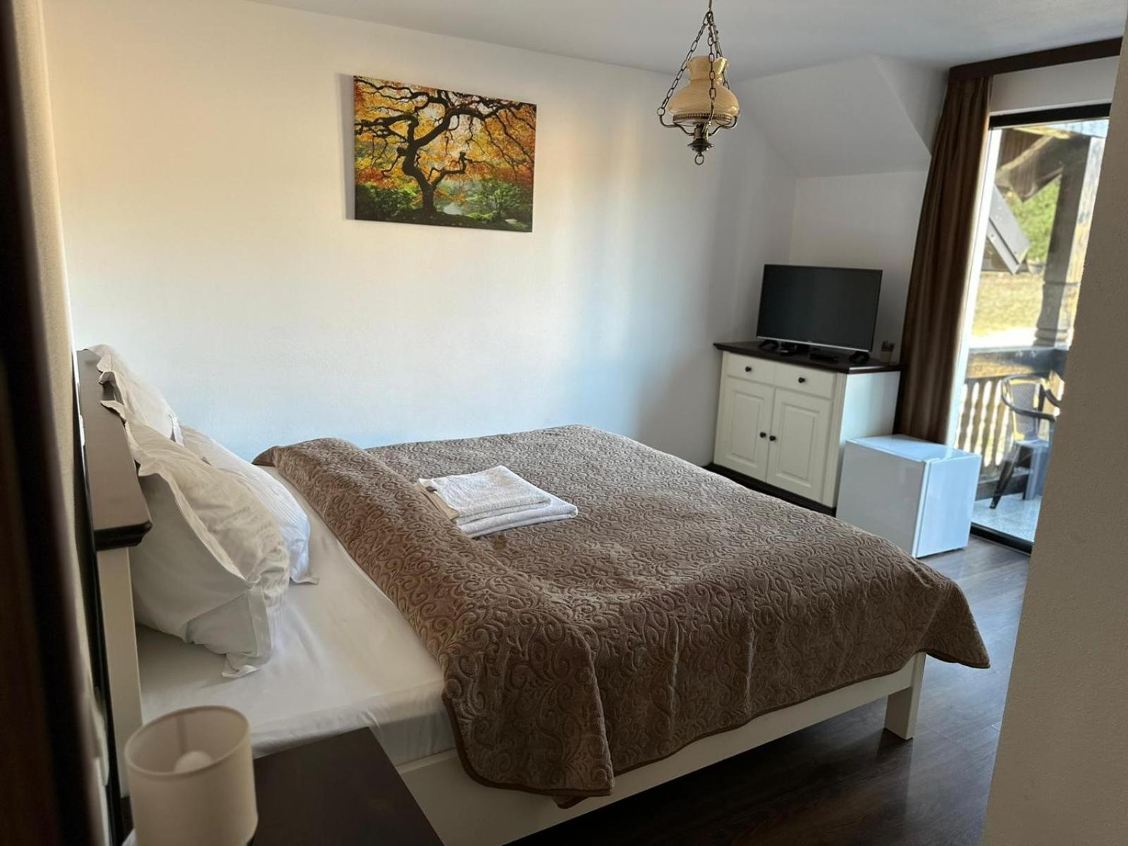 Conacul Muntii Bucovinei Otel Câmpulung Moldovenesc Dış mekan fotoğraf