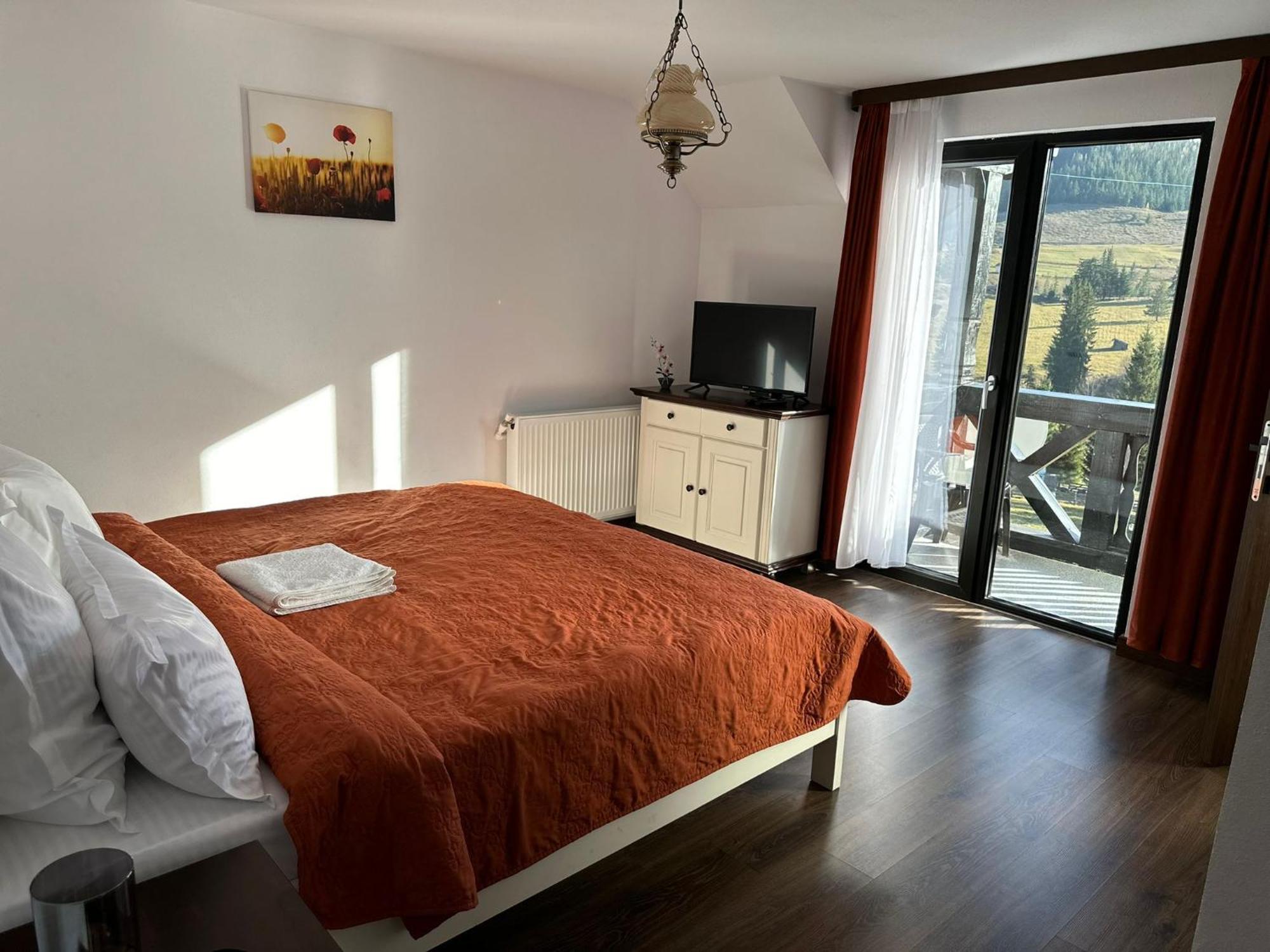 Conacul Muntii Bucovinei Otel Câmpulung Moldovenesc Dış mekan fotoğraf